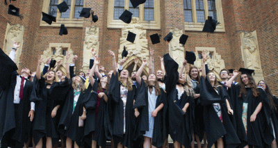 First vet students graduate from Surrey